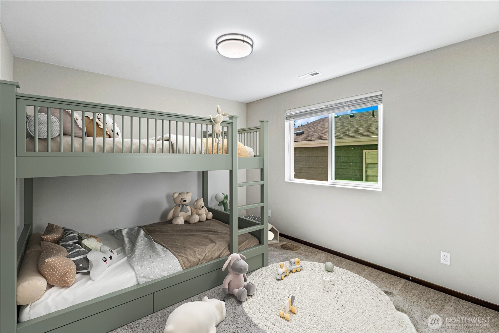 Bremerton, Washington, 98312, United States, 5 Bedrooms Bedrooms, ,2 BathroomsBathrooms,Residential,For Sale,1900860