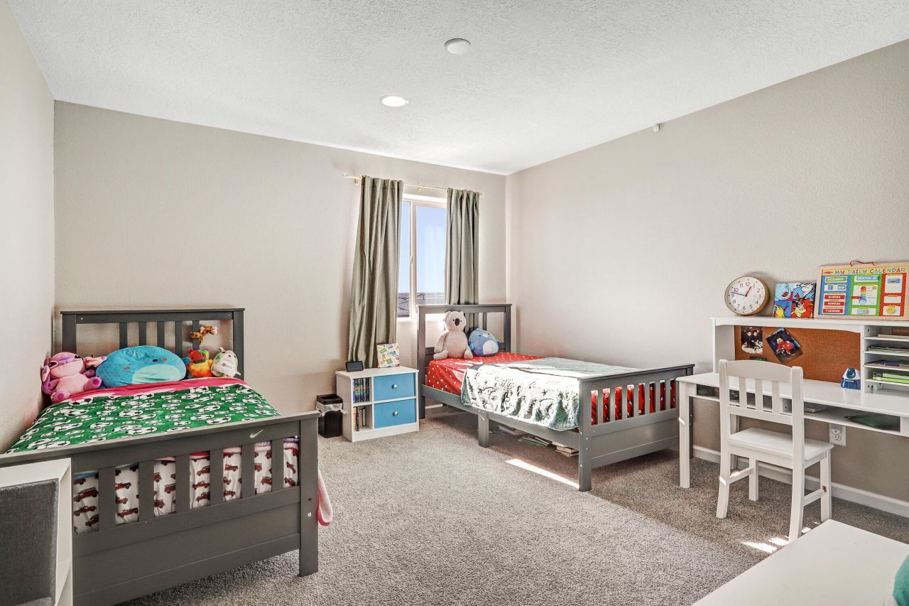 Rio Rancho, New Mexico, 87124, United States, 5 Bedrooms Bedrooms, ,4 BathroomsBathrooms,Residential,For Sale,2003162