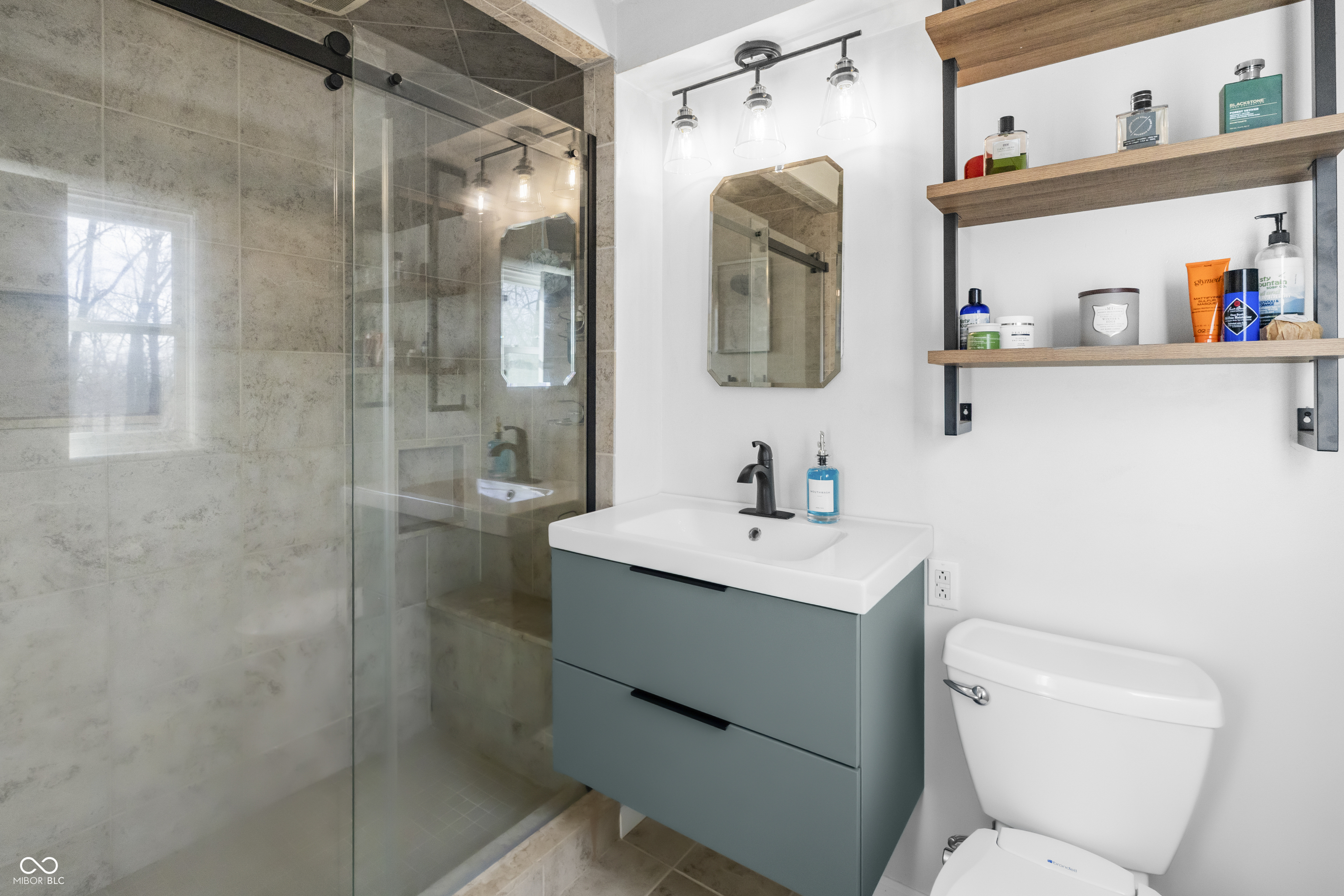 Whiteland, Indiana, 46184, United States, 3 Bedrooms Bedrooms, ,4 BathroomsBathrooms,Residential,For Sale,2007779