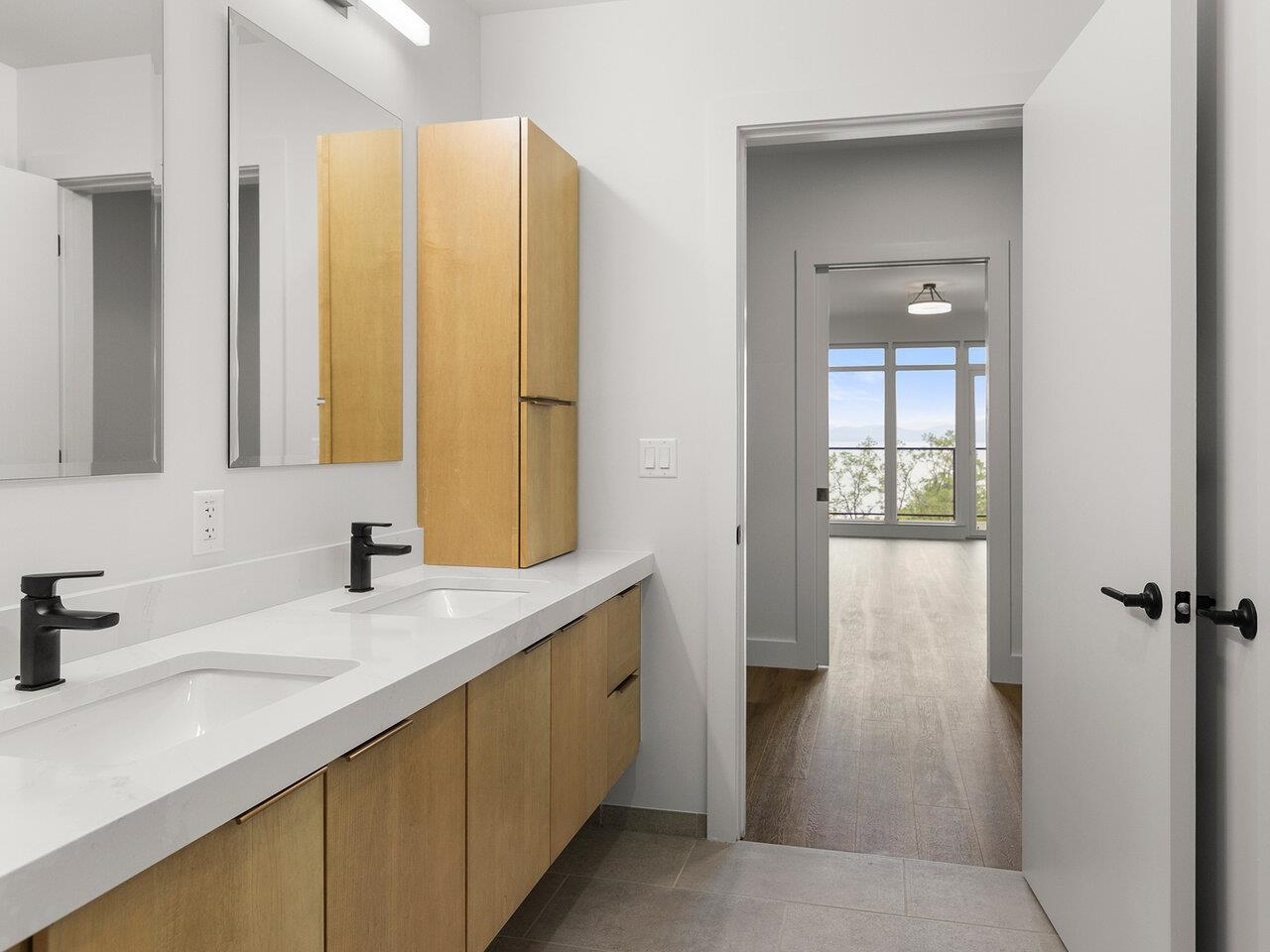 Burlington, Vermont, 05401, United States, 2 Bedrooms Bedrooms, ,1 BathroomBathrooms,Residential,For Sale,1777714