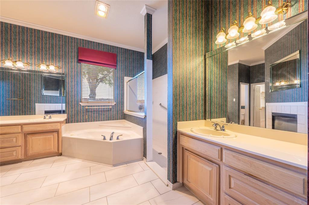 Crowley, Texas, 76036, United States, 4 Bedrooms Bedrooms, ,3 BathroomsBathrooms,Residential,For Sale,1930619