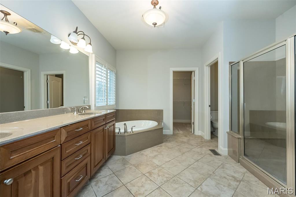 St Charles, Missouri, 63303, United States, 3 Bedrooms Bedrooms, ,3 BathroomsBathrooms,Residential,For Sale,1891670