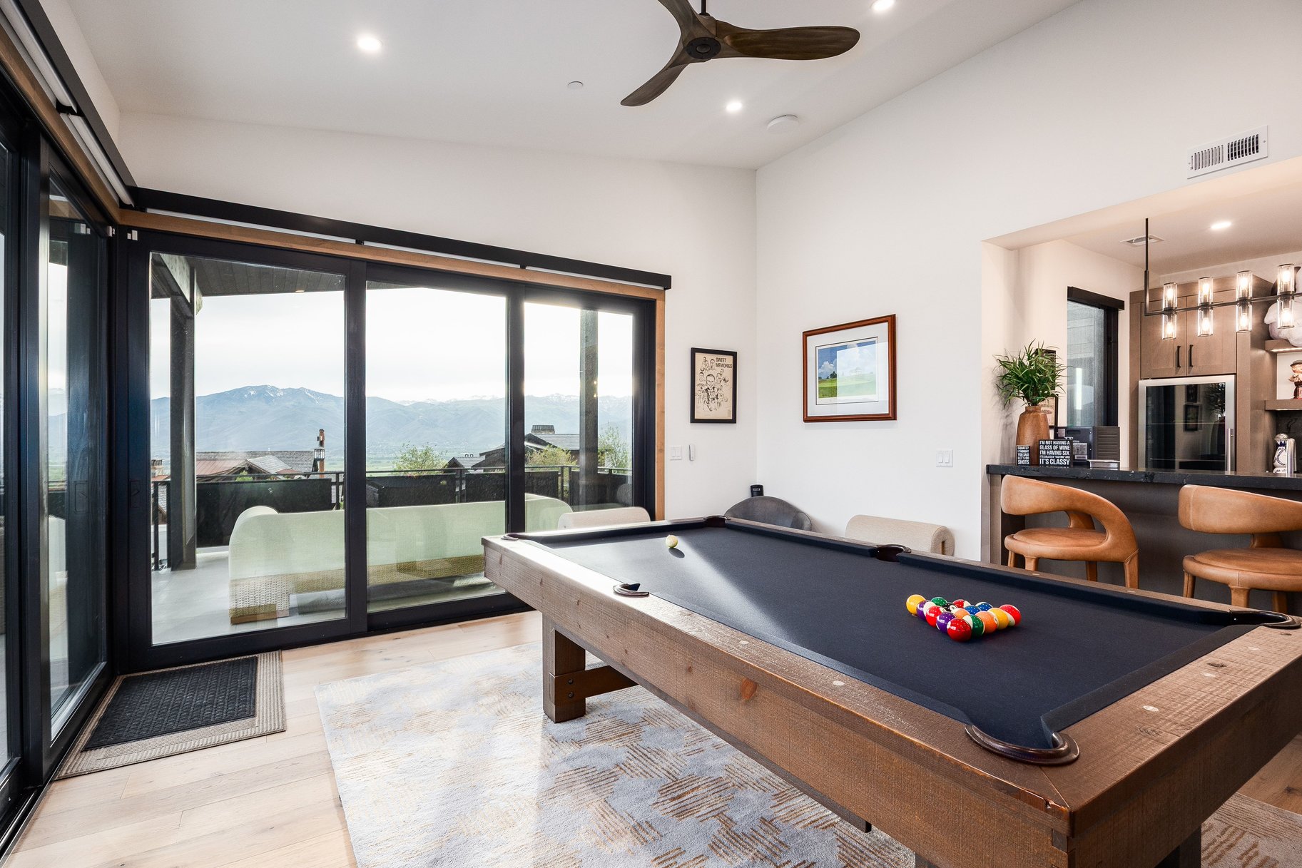  New Mountain Contemporary Home on Rare Double Lot with Timp Views - 物件實景