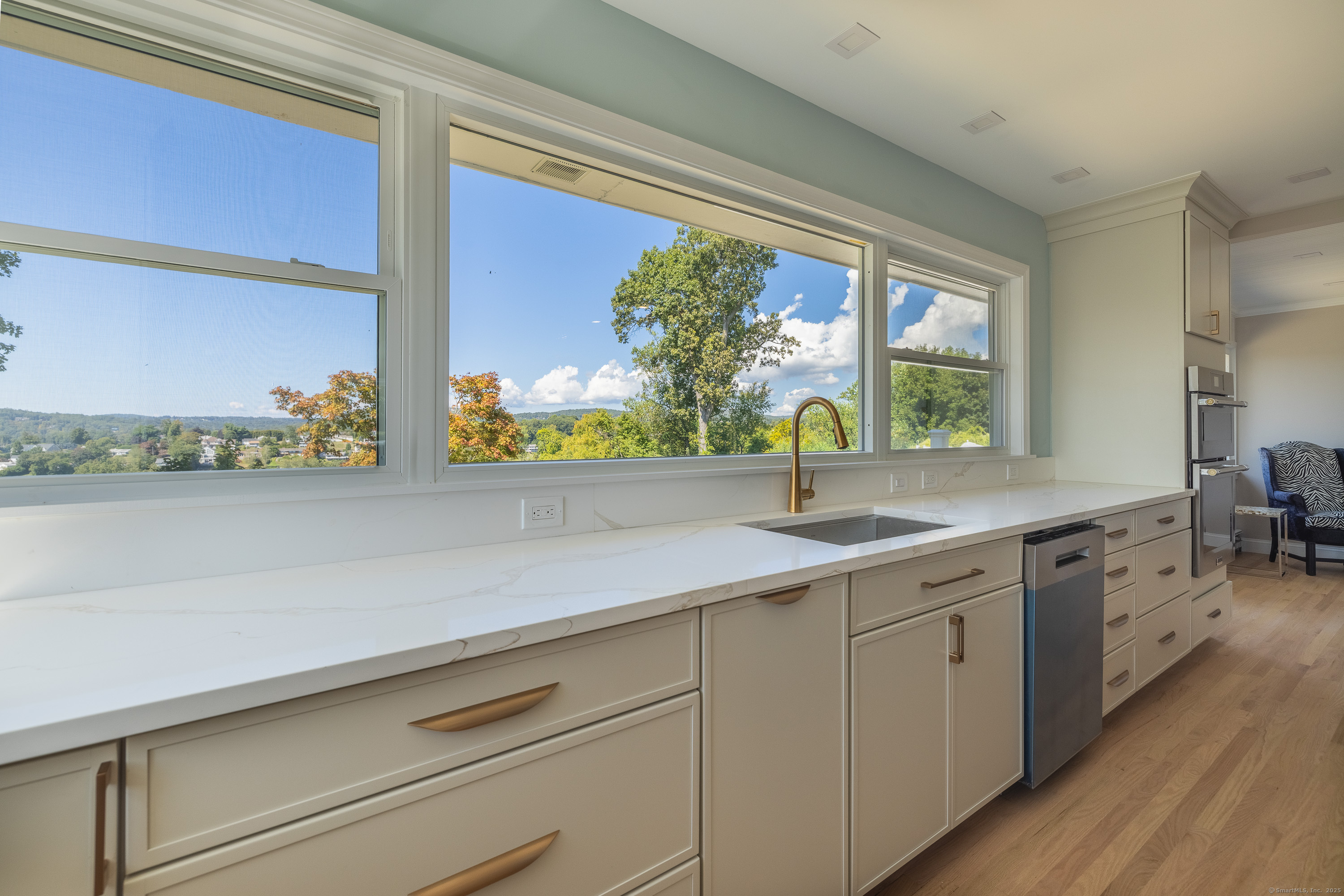 Brookfield, Connecticut, 06804, United States, 3 Bedrooms Bedrooms, ,4 BathroomsBathrooms,Residential,For Sale,1940398