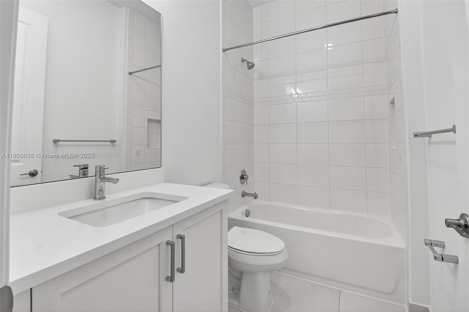 Boynton Beach, Florida, 33473, United States, 3 Bedrooms Bedrooms, ,4 BathroomsBathrooms,Residential,For Sale,1991077