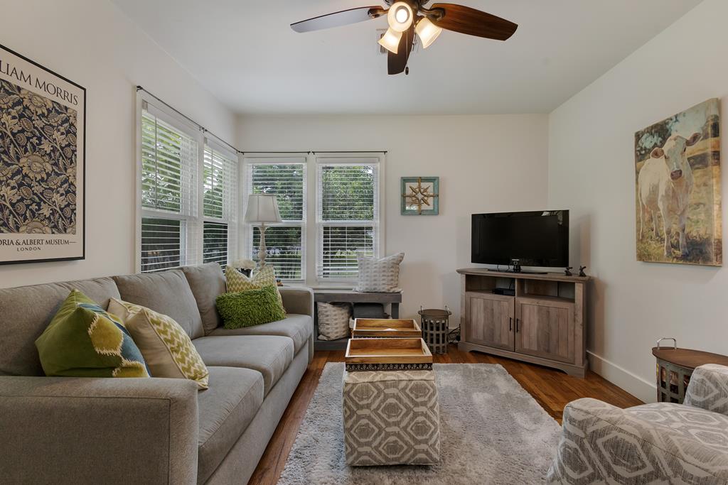 Fredericksburg, Texas, 78624, United States, 1 Bedroom Bedrooms, ,1 BathroomBathrooms,Residential,For Sale,1977238