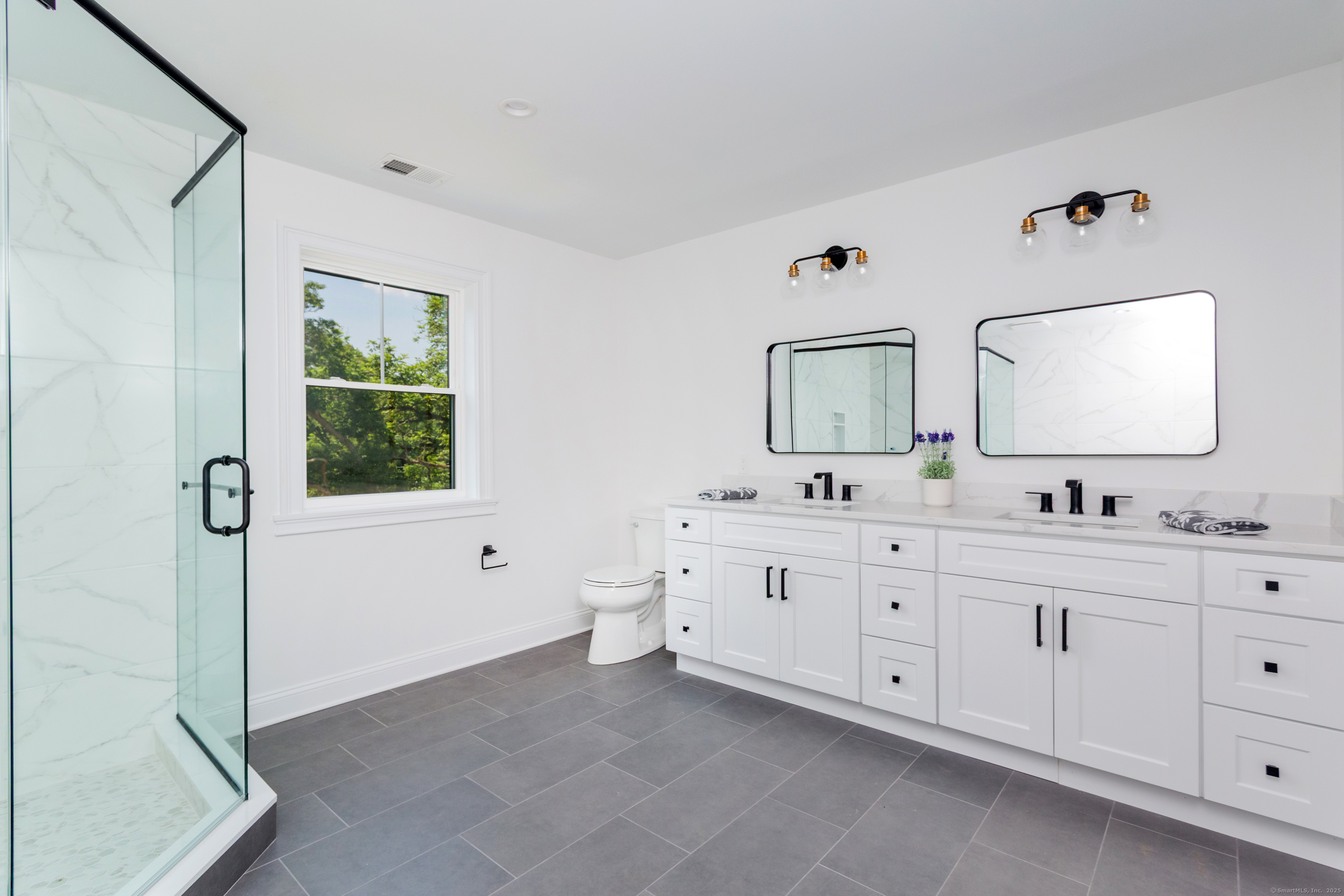 Stratford, Connecticut, 06614, United States, 4 Bedrooms Bedrooms, ,3 BathroomsBathrooms,Residential,For Sale,1906803