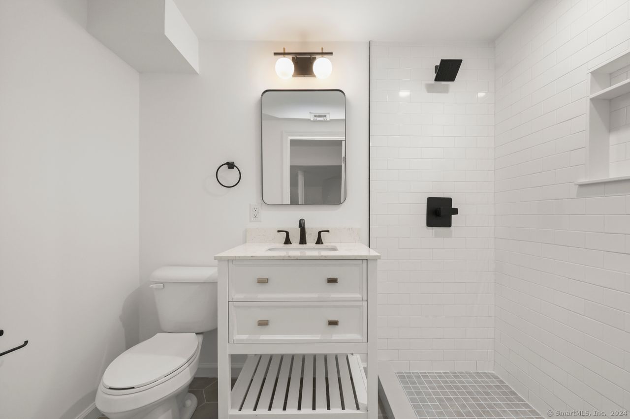 Milford, Connecticut, 06460, United States, 5 Bedrooms Bedrooms, ,3 BathroomsBathrooms,Residential,For Sale,1913239