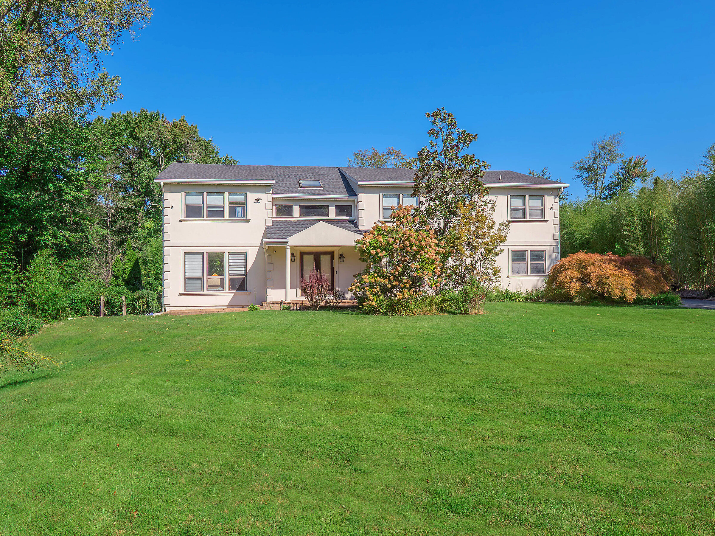 32 Carriage Road, Great Neck, NY, 11024 