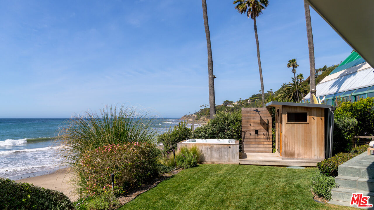 Malibu, California, 90265, United States, 4 Bedrooms Bedrooms, ,5 BathroomsBathrooms,Residential,For Sale,1897741