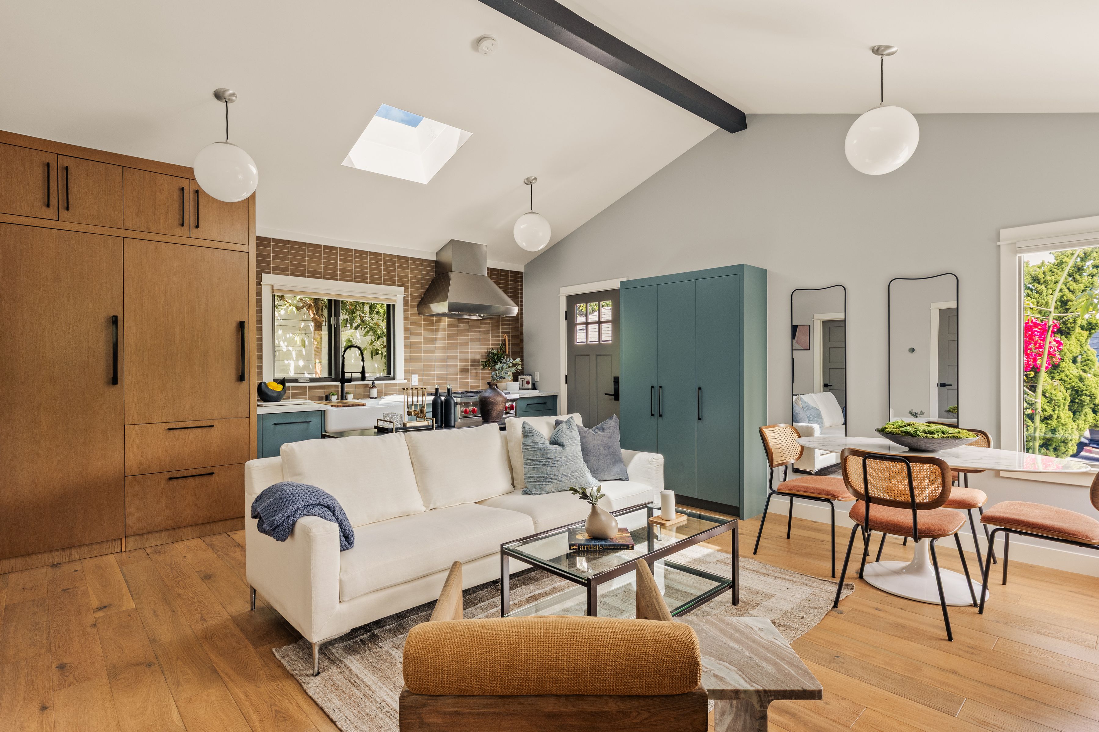  9009 Lloyd Place - 物件實景