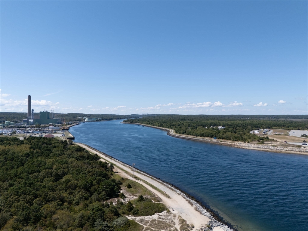 Sandwich, Massachusetts, 02563, United States, 4 Bedrooms Bedrooms, ,4 BathroomsBathrooms,Residential,For Sale,1981432