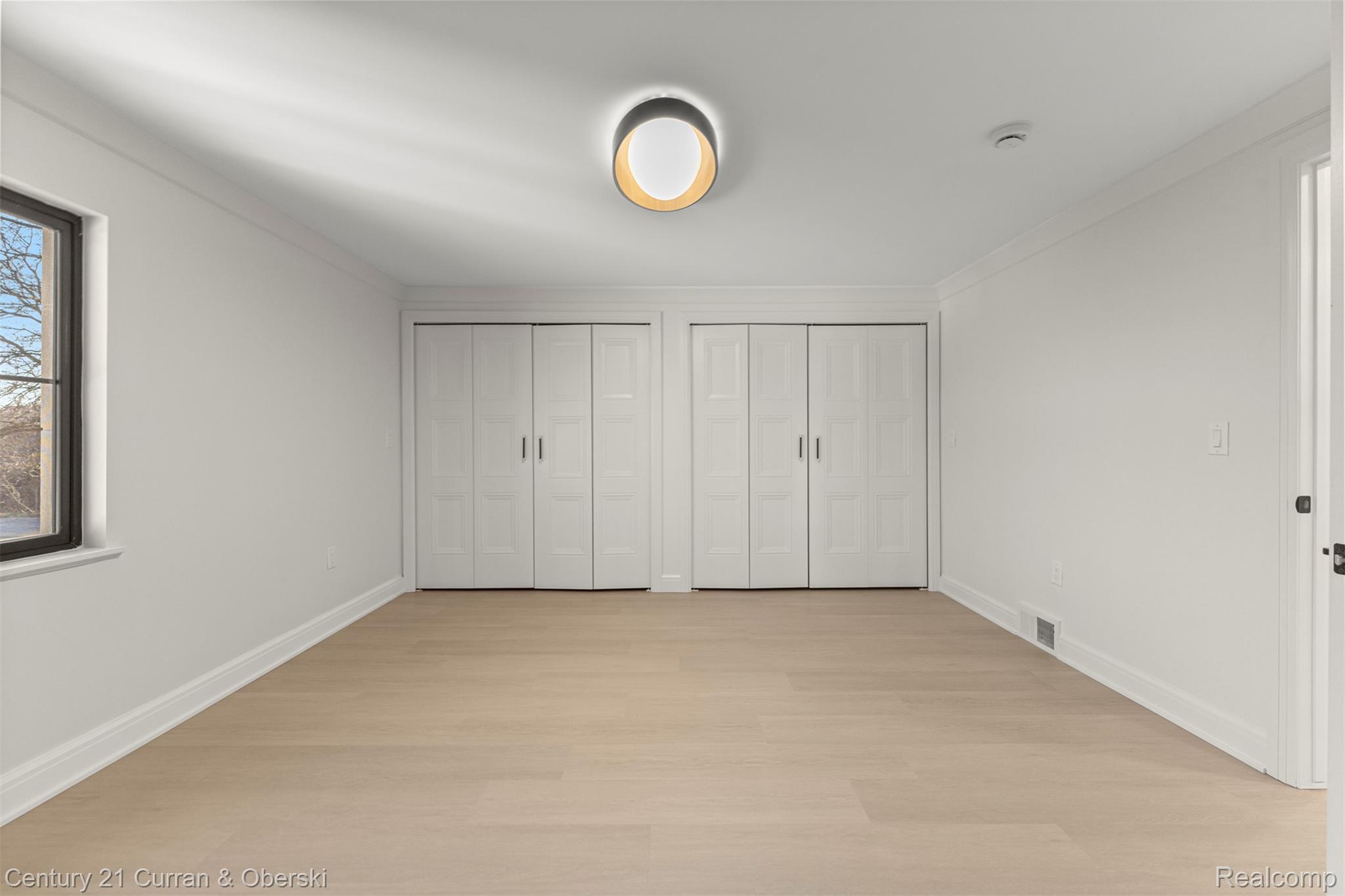 Dearborn, Michigan, 48128, United States, 5 Bedrooms Bedrooms, ,5 BathroomsBathrooms,Residential,For Sale,2030794