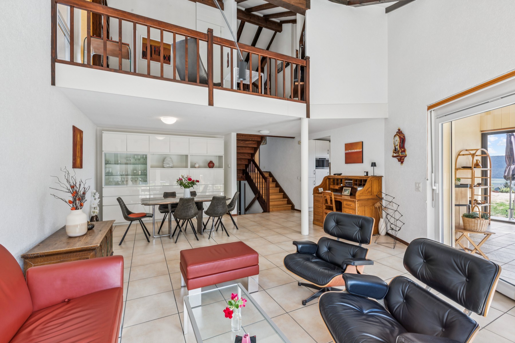  Stunning detached villa with a beautiful garden and 2 enclosed garages - 物件實景