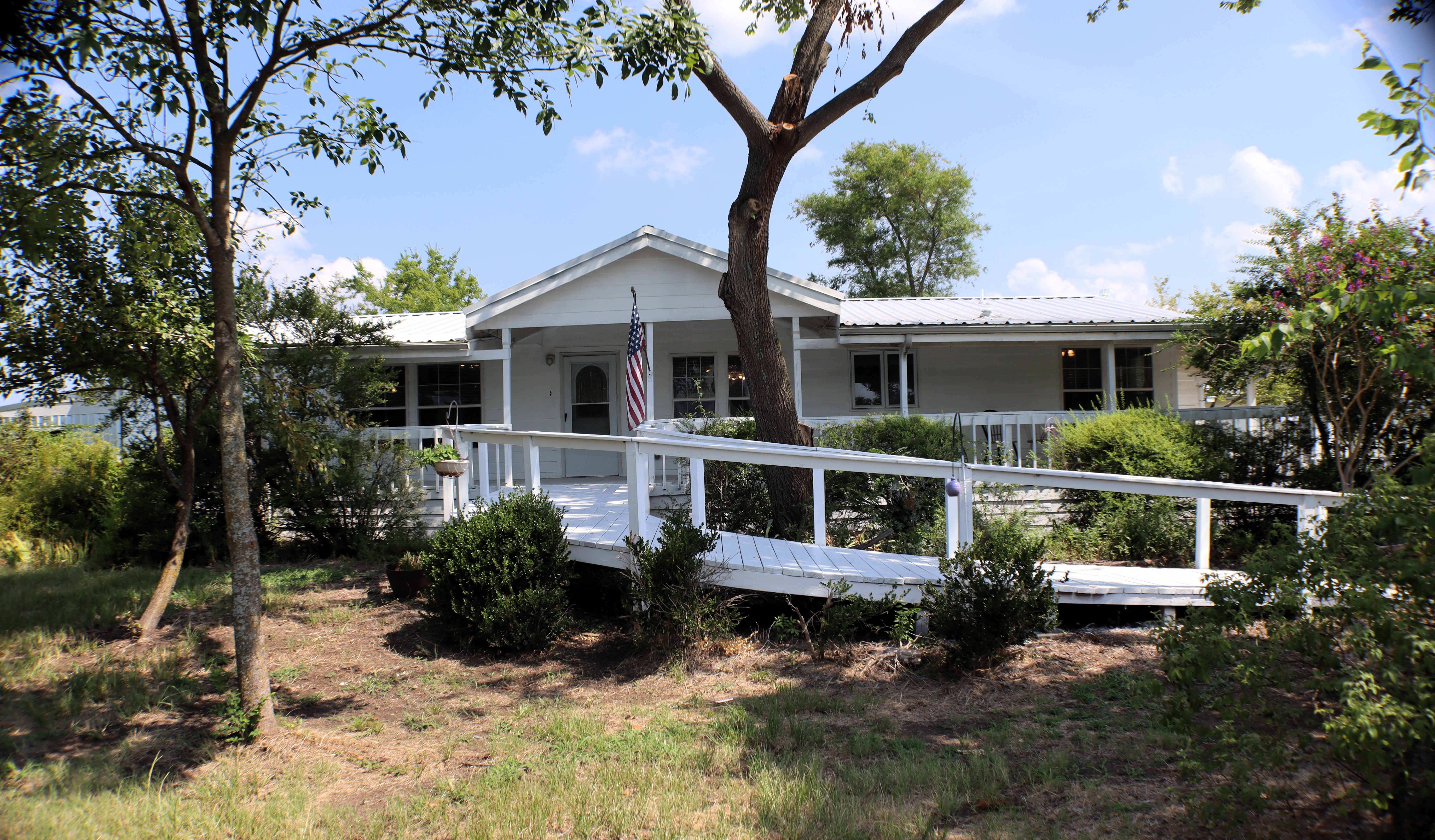 Greenville, Texas, 75402, United States, 3 Bedrooms Bedrooms, ,2 BathroomsBathrooms,Residential,For Sale,1978816