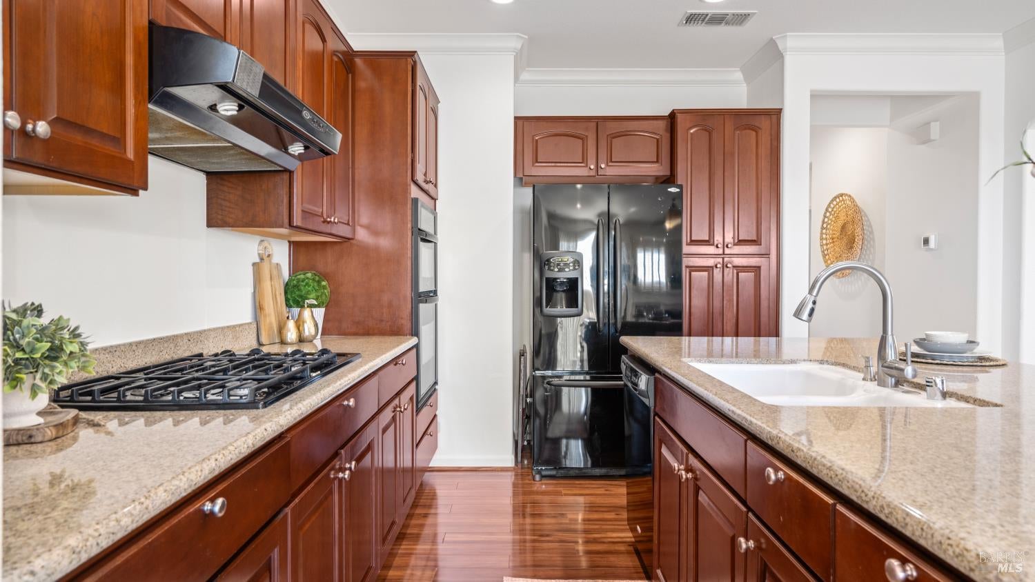 Vacaville, California, 95687, United States, 2 Bedrooms Bedrooms, ,2 BathroomsBathrooms,Residential,For Sale,1911882
