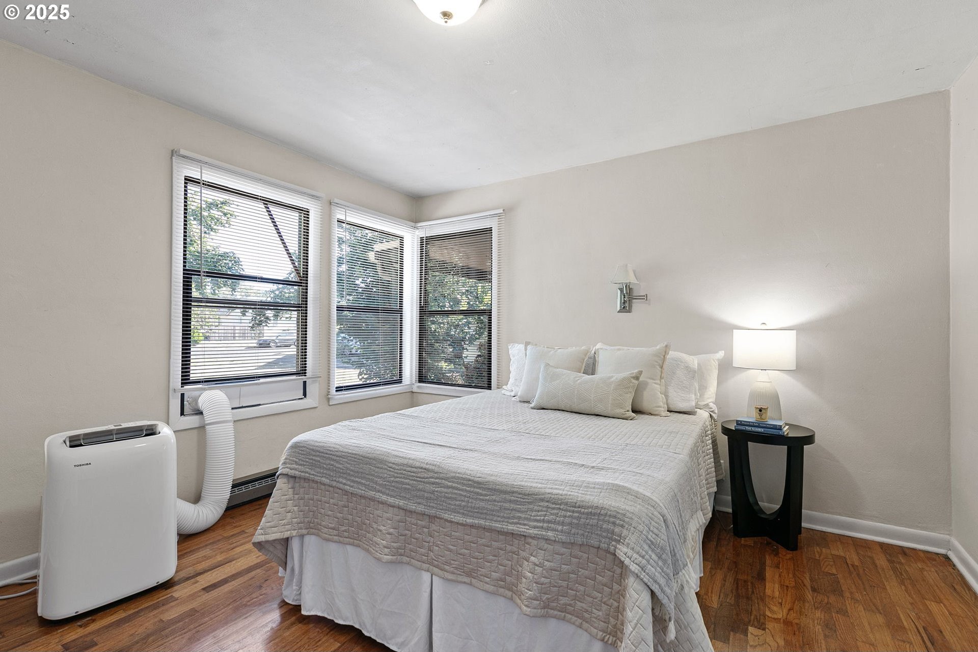 Springfield, Oregon, 97477, United States, 4 Bedrooms Bedrooms, ,2 BathroomsBathrooms,Residential,For Sale,1918433