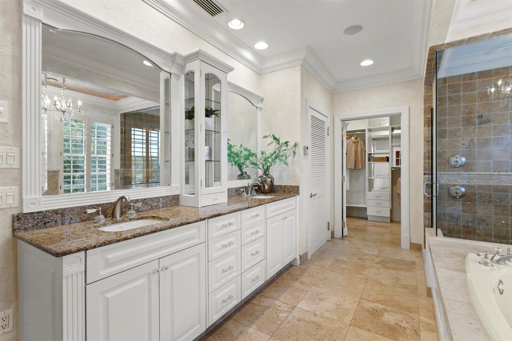 St Petersburg, Florida, 33704, United States, 4 Bedrooms Bedrooms, ,5 BathroomsBathrooms,Residential,For Sale,1794031