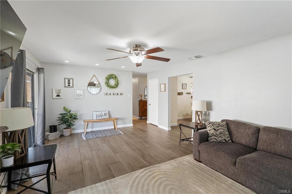 Redlands, California, 92374, United States, 3 Bedrooms Bedrooms, ,2 BathroomsBathrooms,Residential,For Sale,1994273