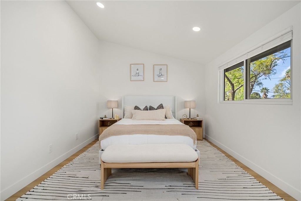 Woodland Hills, California, 91367, United States, 3 Bedrooms Bedrooms, ,2 BathroomsBathrooms,Residential,For Sale,1991959