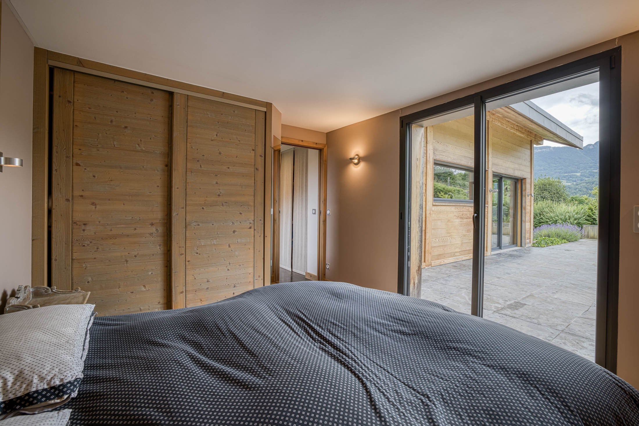  Beautiful house with swimming pool and magnificent view of the lake and mountai… - 物件實景