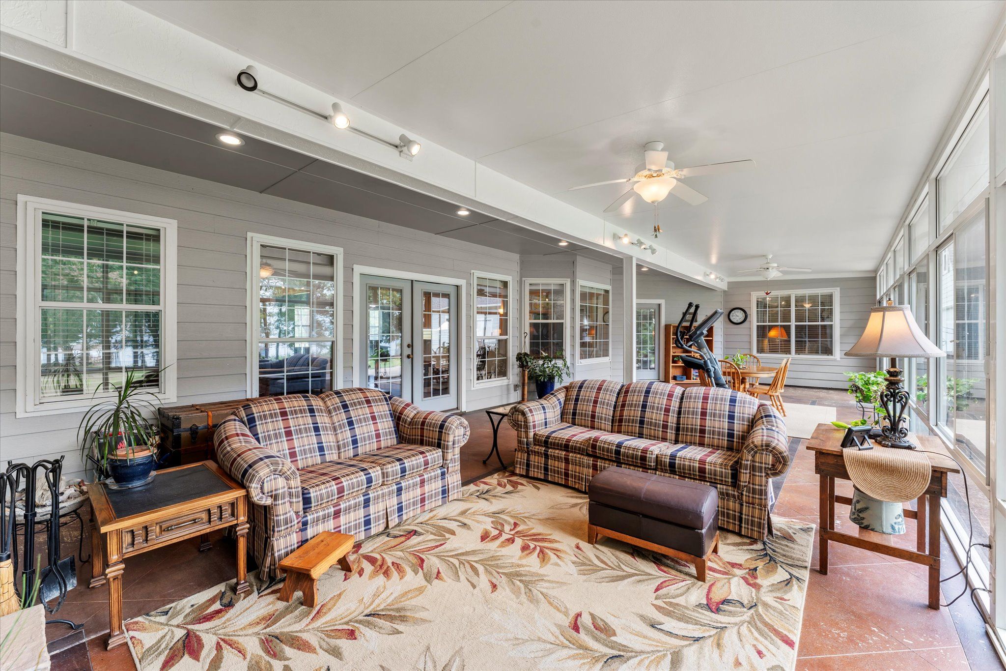 Emory, Texas, 75440, United States, 3 Bedrooms Bedrooms, ,4 BathroomsBathrooms,Residential,For Sale,1892532