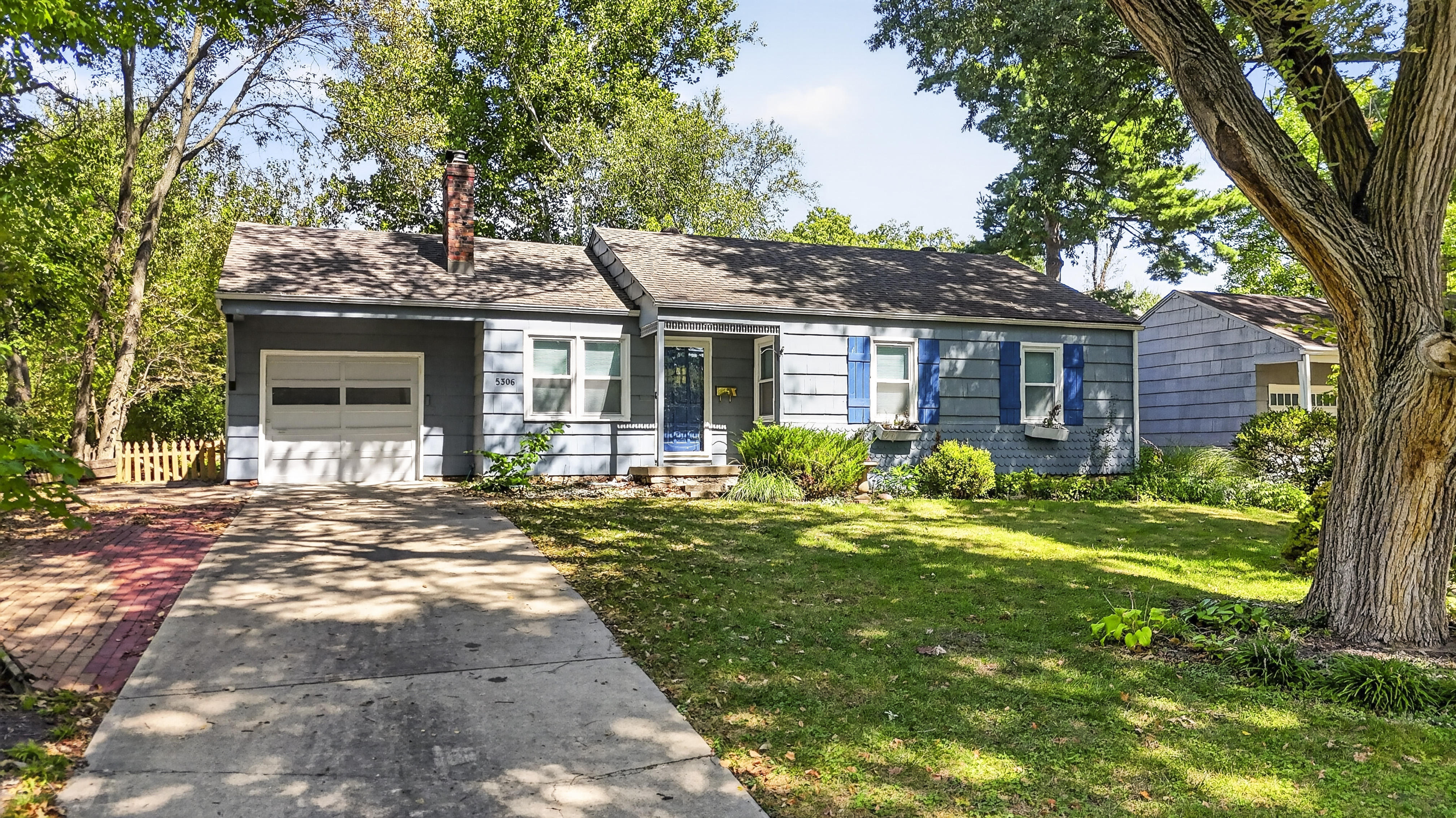 71st St, Prairie Village, KS 66208 #1
