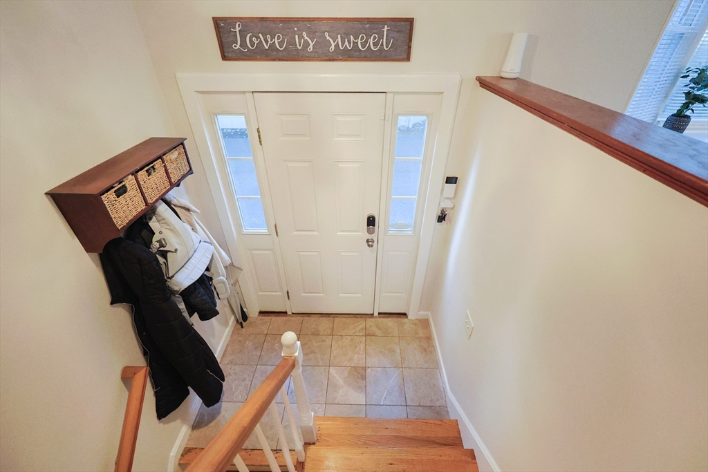 Framingham, Massachusetts, 01701, United States, 3 Bedrooms Bedrooms, ,2 BathroomsBathrooms,Residential,For Sale,1987997