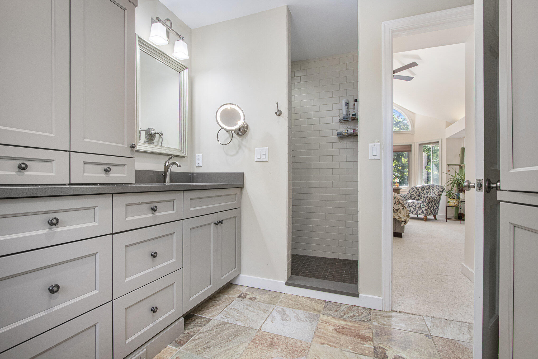 St. Joseph, Michigan, 49085, United States, 5 Bedrooms Bedrooms, ,4 BathroomsBathrooms,Residential,For Sale,1960550