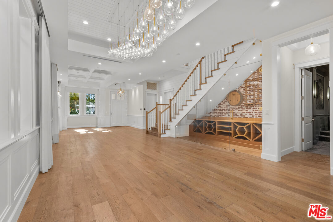 Valley Village, California, 91607, United States, 7 Bedrooms Bedrooms, ,8 BathroomsBathrooms,Residential,For Sale,1997303