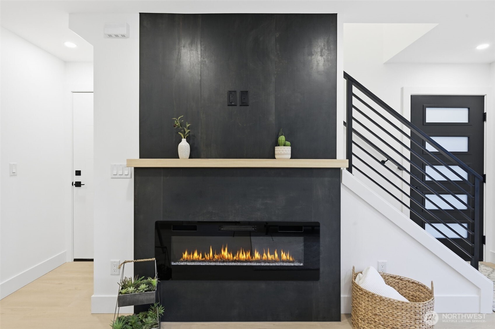 Seattle, Washington, 98133, United States, 3 Bedrooms Bedrooms, ,2 BathroomsBathrooms,Residential,For Sale,1992896