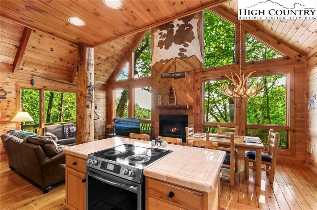 Ferguson, North Carolina, 28624, United States, 3 Bedrooms Bedrooms, ,2 BathroomsBathrooms,Residential,For Sale,1984424