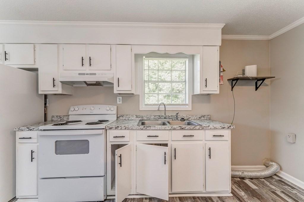 DALTON, Georgia, 30721, United States, 16 Bedrooms Bedrooms, ,12 BathroomsBathrooms,Residential,For Sale,1949791