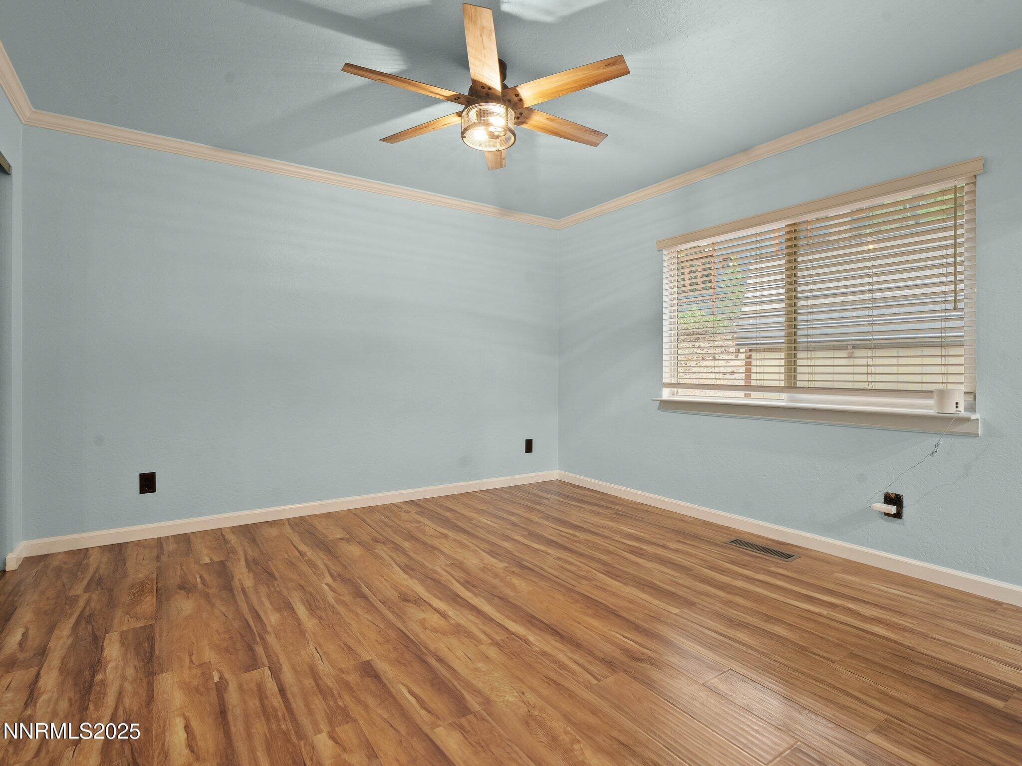 South Lake Tahoe, California, 96150, United States, 3 Bedrooms Bedrooms, ,2 BathroomsBathrooms,Residential,For Sale,1970605