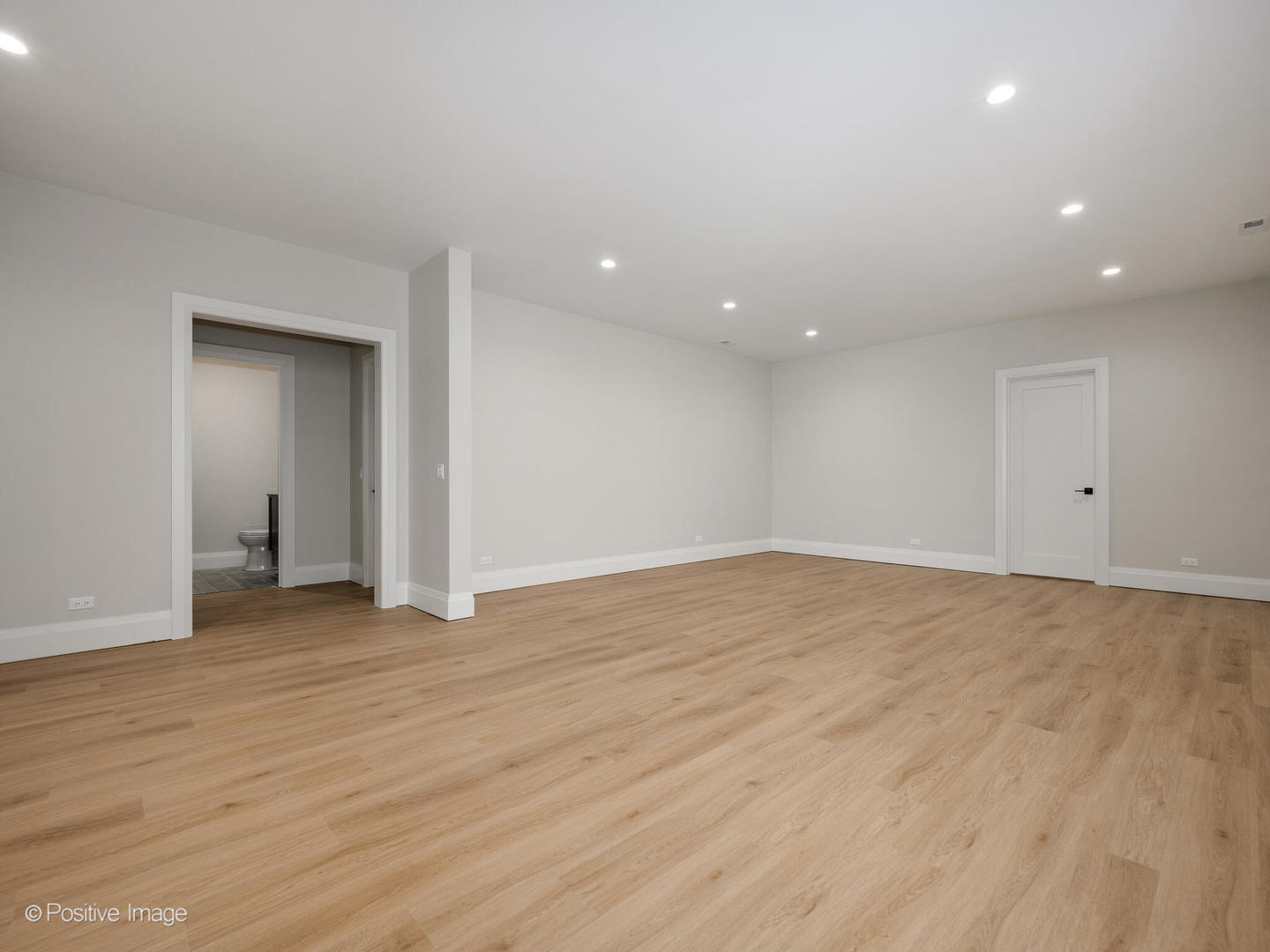 Wilmette, Illinois, 60091, United States, 5 Bedrooms Bedrooms, ,6 BathroomsBathrooms,Residential,For Sale,1987581