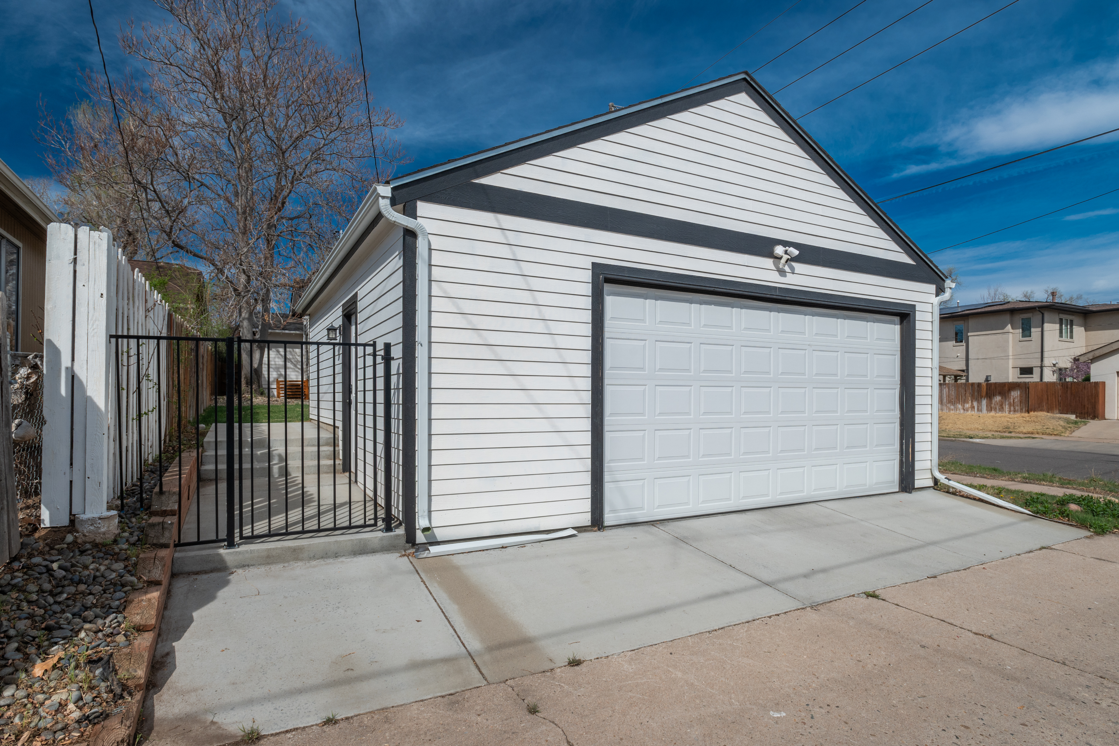  Beautifully updated 1929 bungalow in the heart of DU - 物件實景