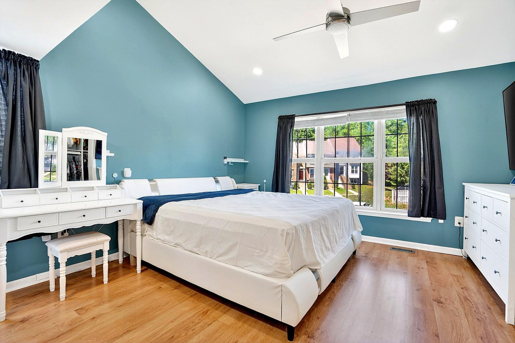  12887 Hunterbrook Drive, Woodbridge, VA, 22192 - 物件實景