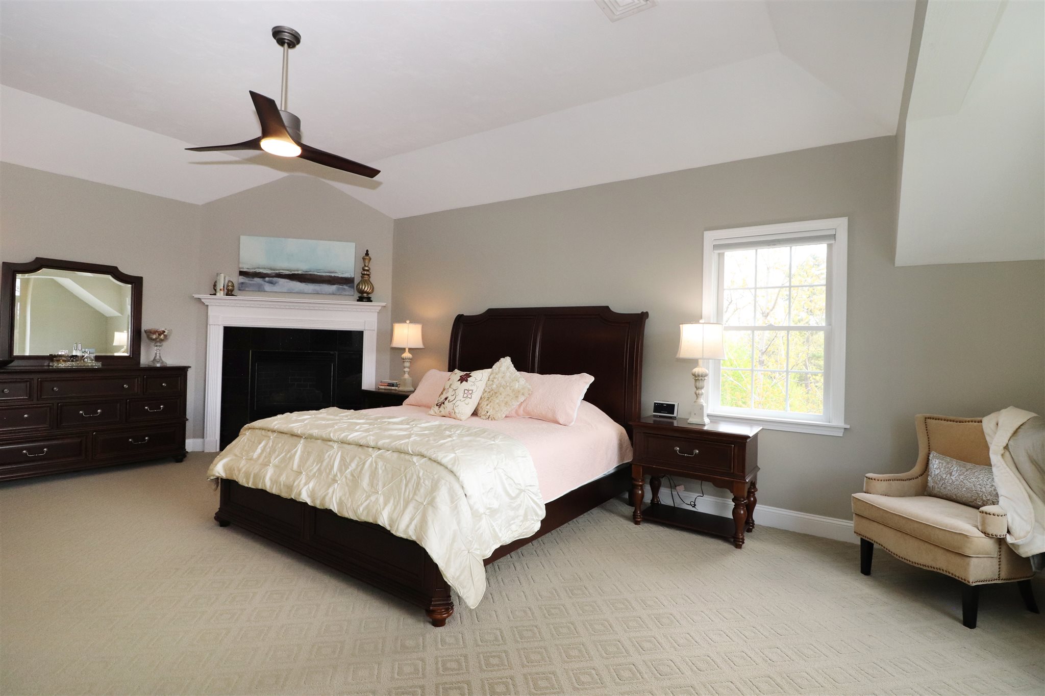 Windham, New Hampshire, 03087, United States, 4 Bedrooms Bedrooms, ,3 BathroomsBathrooms,Residential,For Sale,1921691