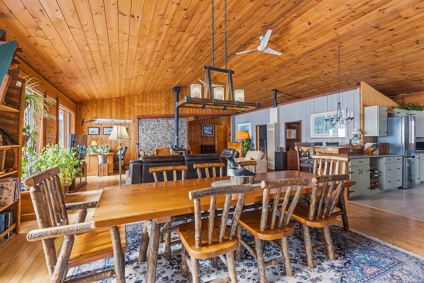  Meadow Lake Log Home - 物件實景