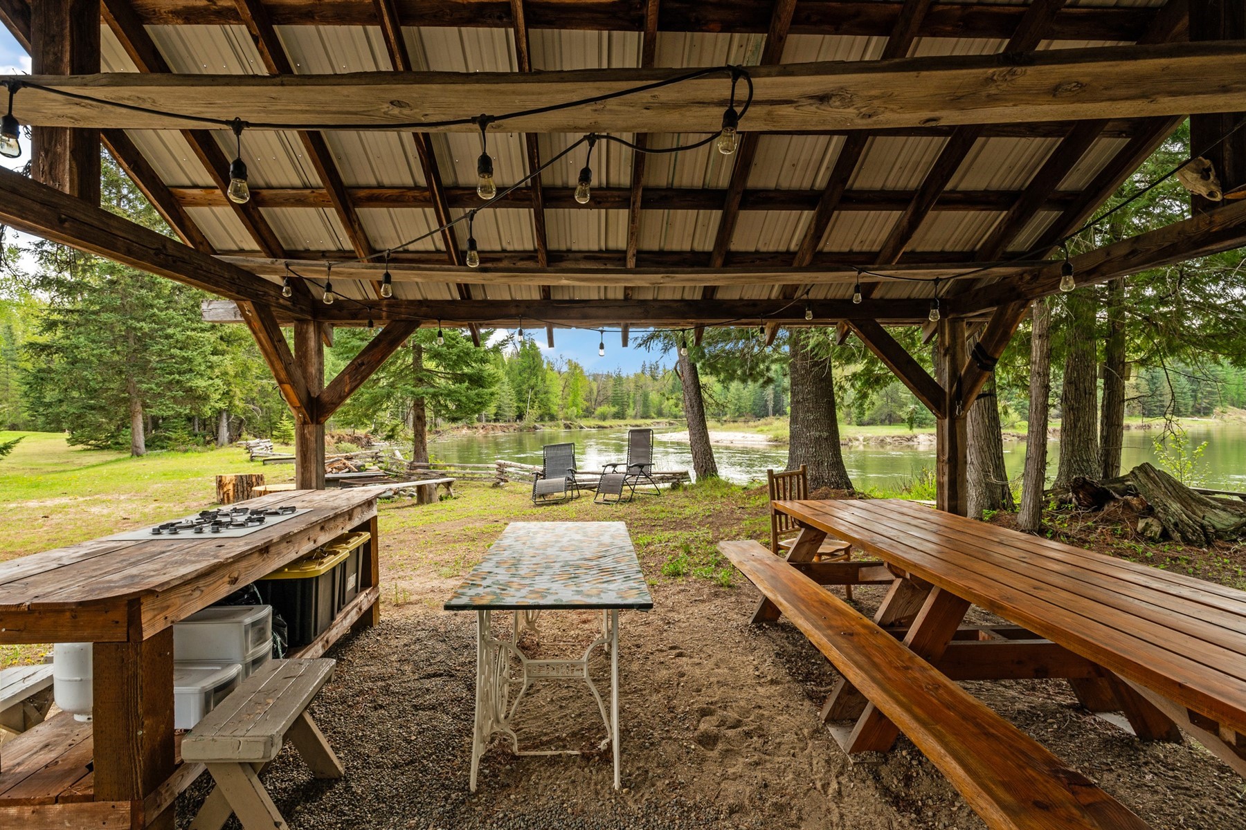  Riverfront Estate Ranch Property - 物件實景