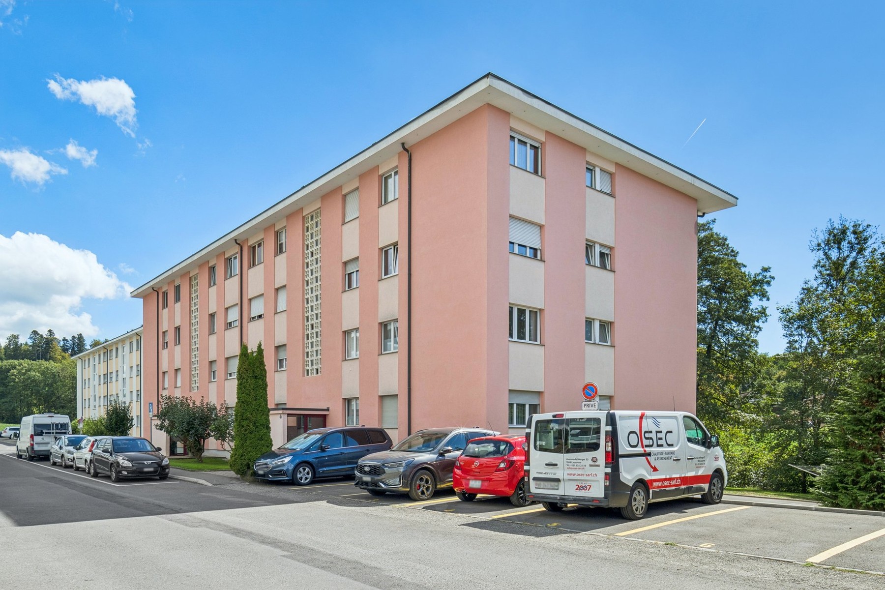  Ideal location for this spacious apartment - 物件實景
