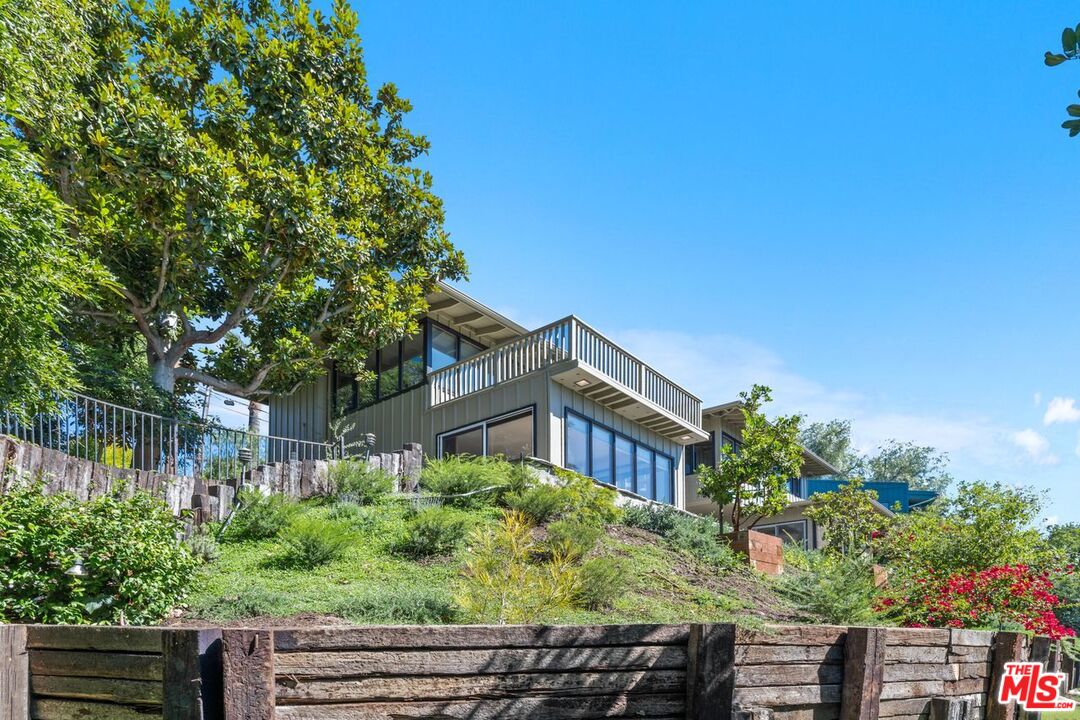 Sherman Oaks, California, 91423, United States, 3 Bedrooms Bedrooms, ,3 BathroomsBathrooms,Residential,For Sale,1986204