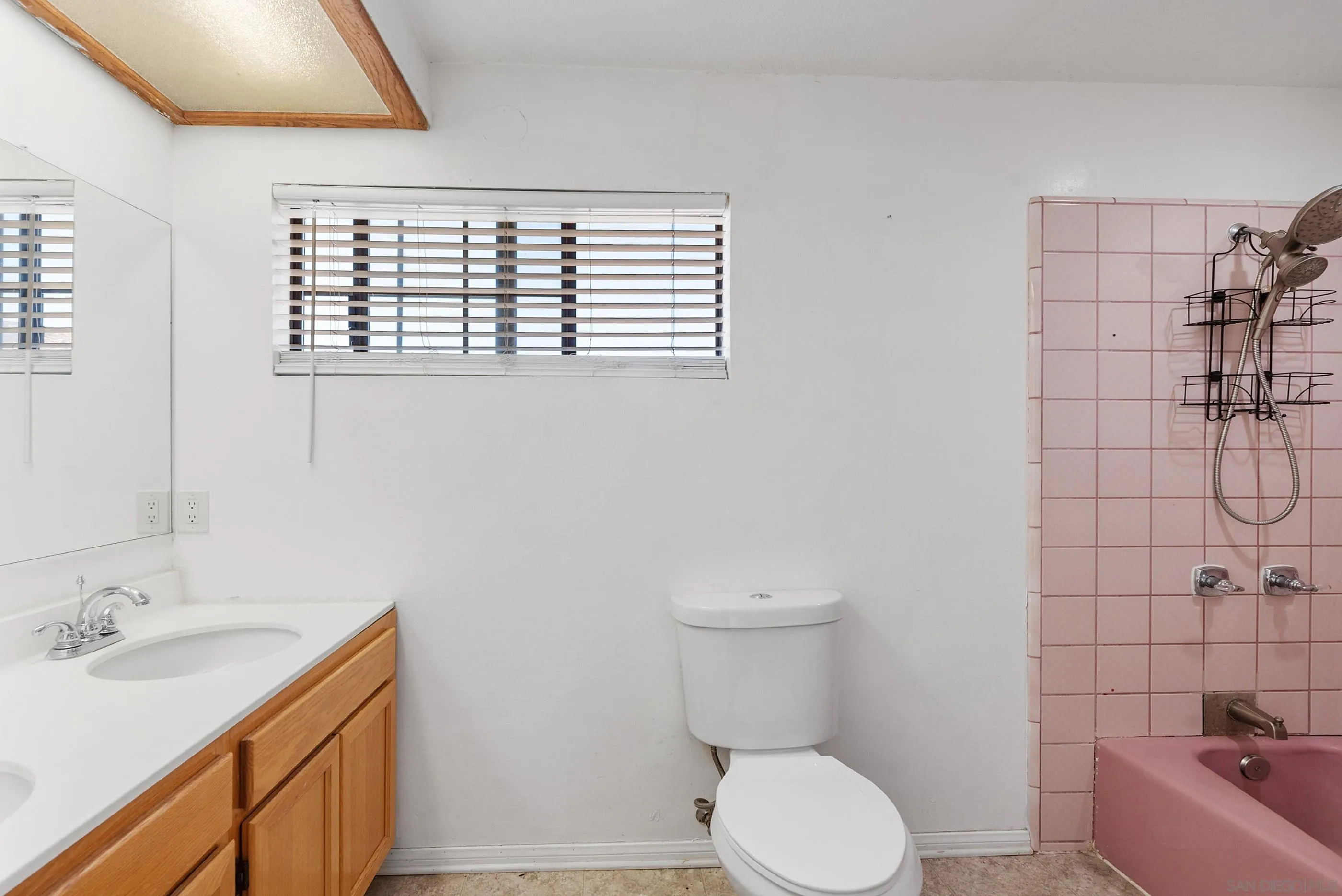 Ramona, California, 92065, United States, 4 Bedrooms Bedrooms, ,3 BathroomsBathrooms,Residential,For Sale,1985342