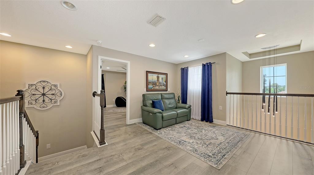 Sarasota, Florida, 34243, United States, 5 Bedrooms Bedrooms, ,4 BathroomsBathrooms,Residential,For Sale,1927282