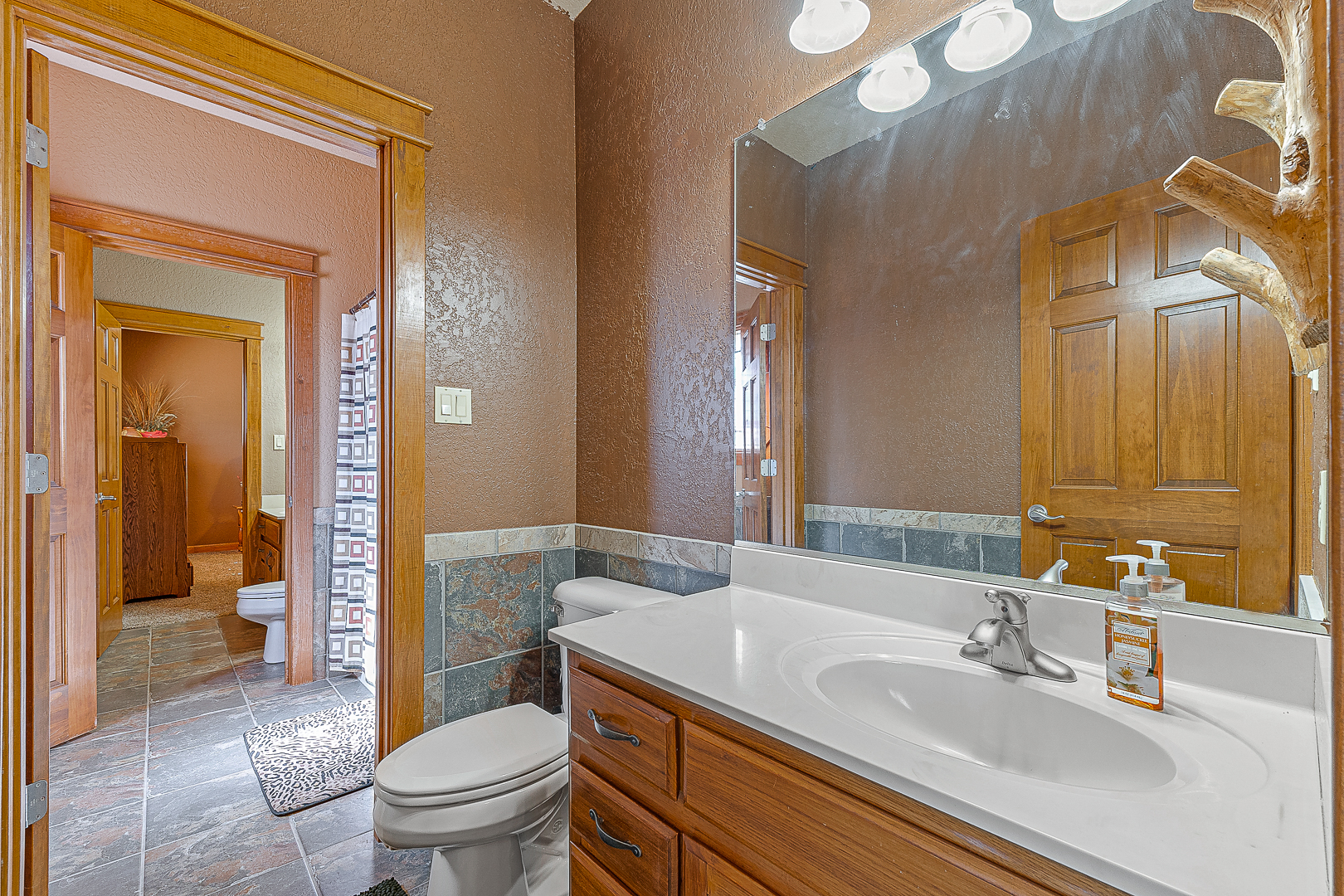 Jonesboro, Arkansas, 72405, United States, 4 Bedrooms Bedrooms, ,3 BathroomsBathrooms,Residential,For Sale,1942326