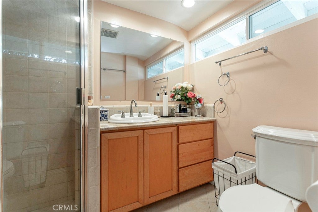 Granada Hills, California, 91344, United States, 3 Bedrooms Bedrooms, ,2 BathroomsBathrooms,Residential,For Sale,1940925