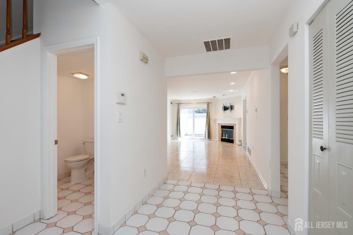 Sayreville, New Jersey, 08872, United States, 3 Bedrooms Bedrooms, ,3 BathroomsBathrooms,Residential,For Sale,1937577