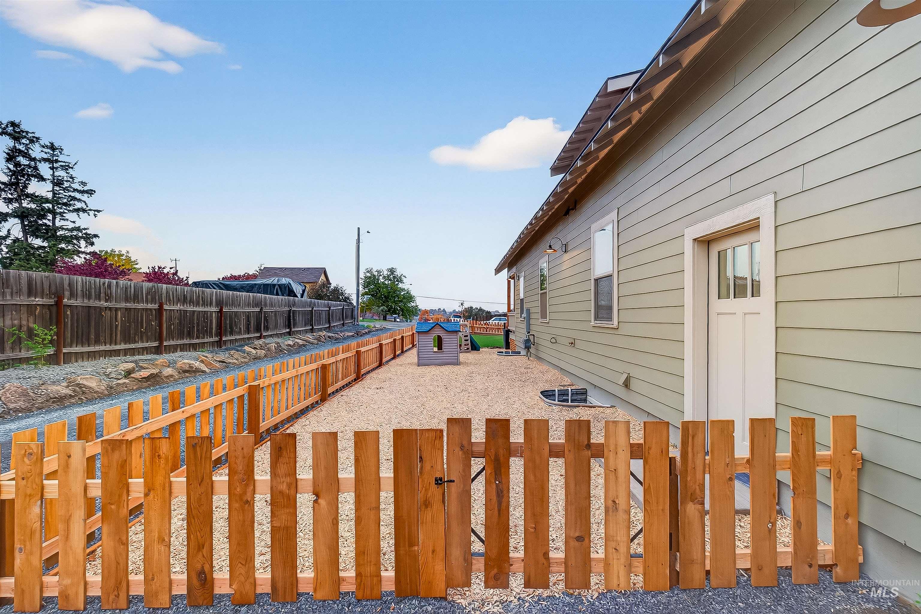 Lewiston, Idaho, 83501, United States, 5 Bedrooms Bedrooms, ,Residential,For Sale,1987812