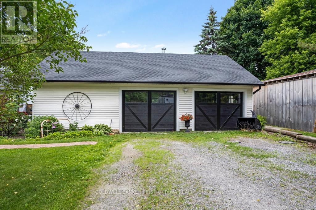 RIDEAU LAKES, Ontario, K0G 1V0, CA, 3 Bedrooms Bedrooms, ,2 BathroomsBathrooms,Residential,For Sale,1947038