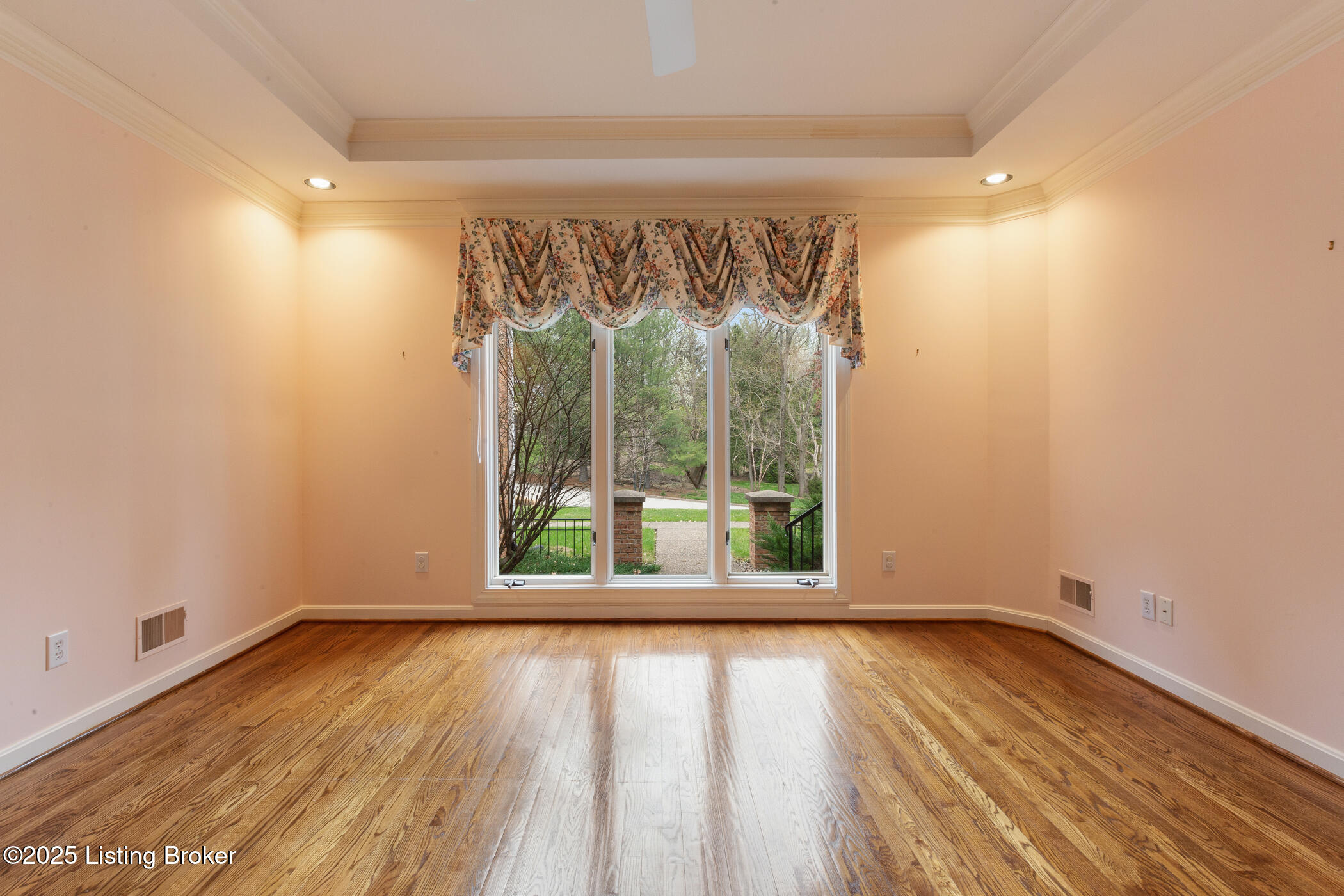 Prospect, Kentucky, 40059, United States, 3 Bedrooms Bedrooms, ,4 BathroomsBathrooms,Residential,For Sale,1754796